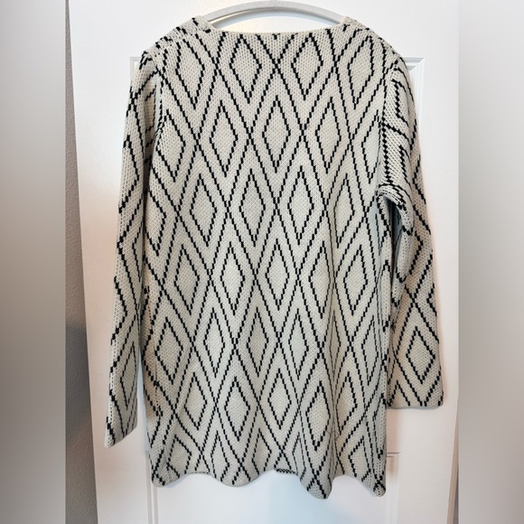 Escio Women’s Cardigan Size Medium - Picture 2 of 6
